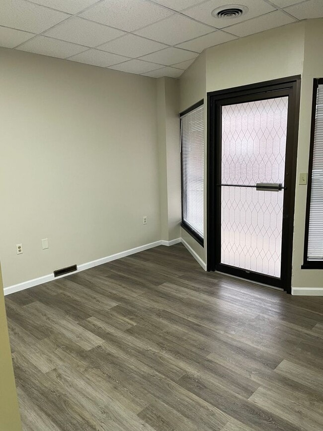 Photo - 9571 - 108/110 East Main St (MCPHEARSON BUILDING) Unit 110