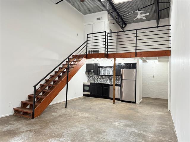 Building Photo - 3129 Ross Ave Unit 4 Rental
