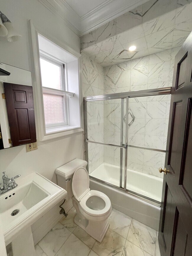 Photo - 145 Grand St