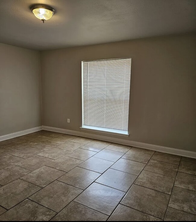 Photo - 44154 Simpson Pl