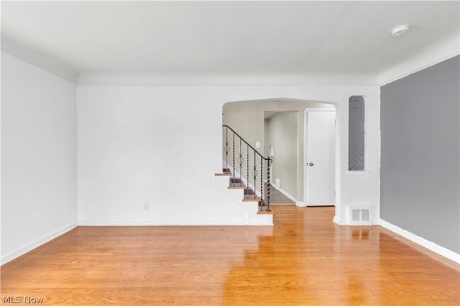 Photo - 15901 Edgewood Ave