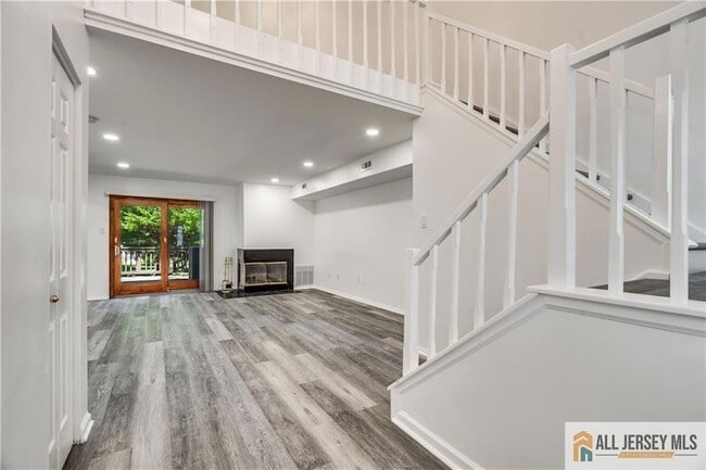 Photo - 130 Winchester Way