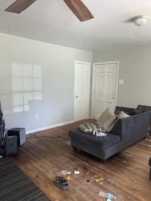 Photo - 844 Combs St