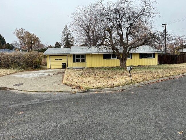 3 bedroom house off of 40th Ave, Yakima - 3 bedroom house off of 40th Ave, Yakima