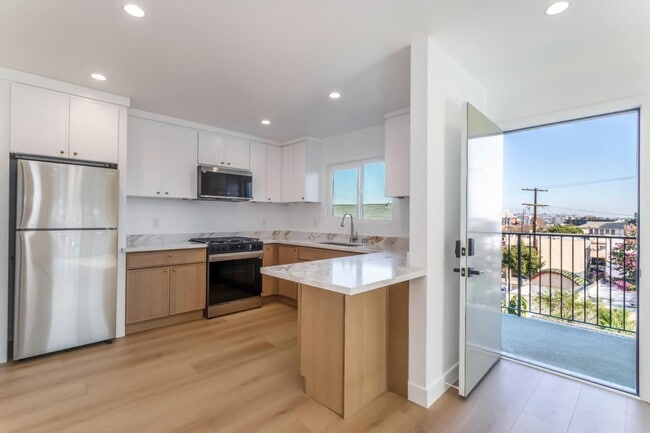 Photo - 713 New Depot St