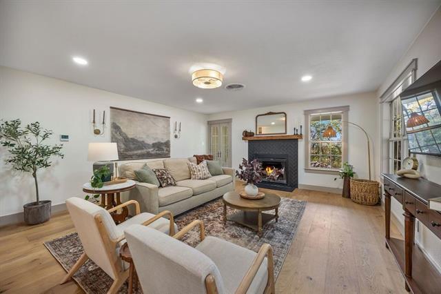 Photo - 2204 N Pearson Ln