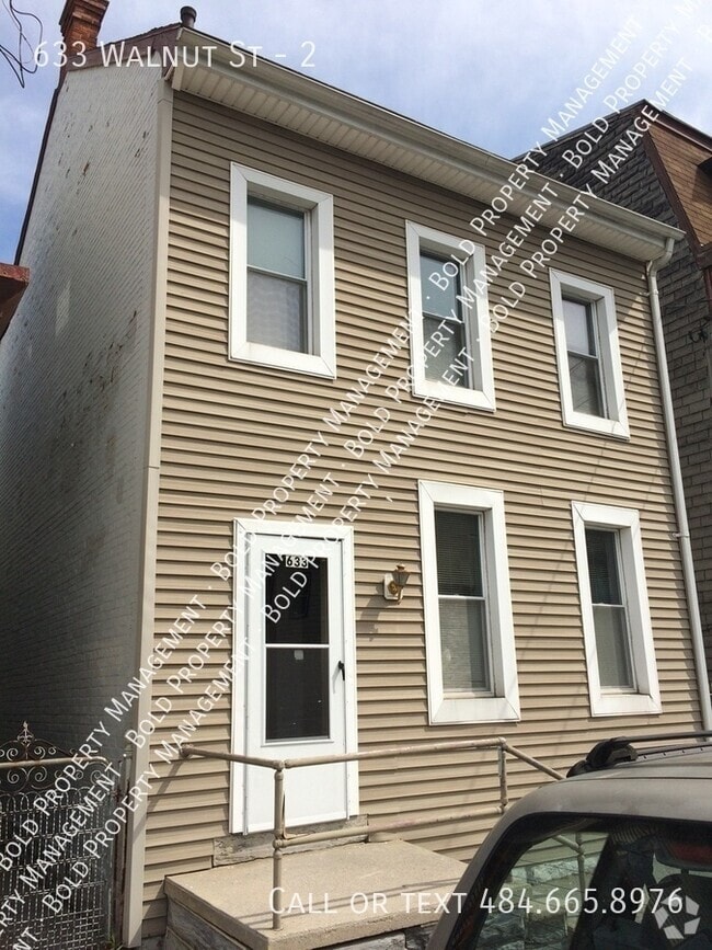Building Photo - 633 Walnut St Unit 2 Rental