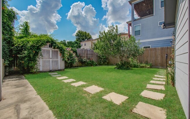 Building Photo - 1612 Bonner E St