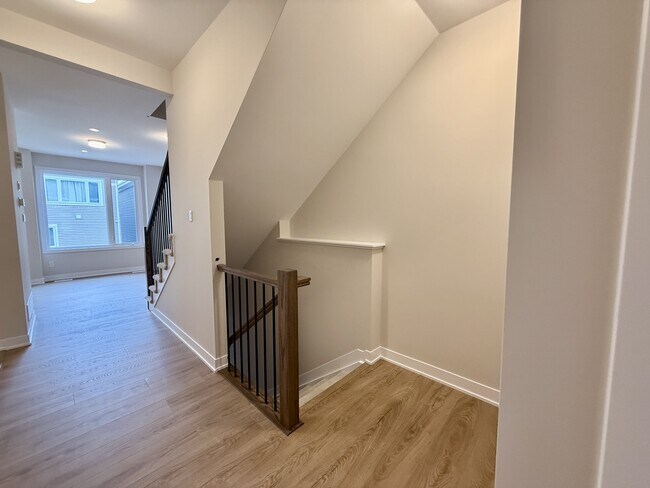 Photo - 532 Promontory Pl