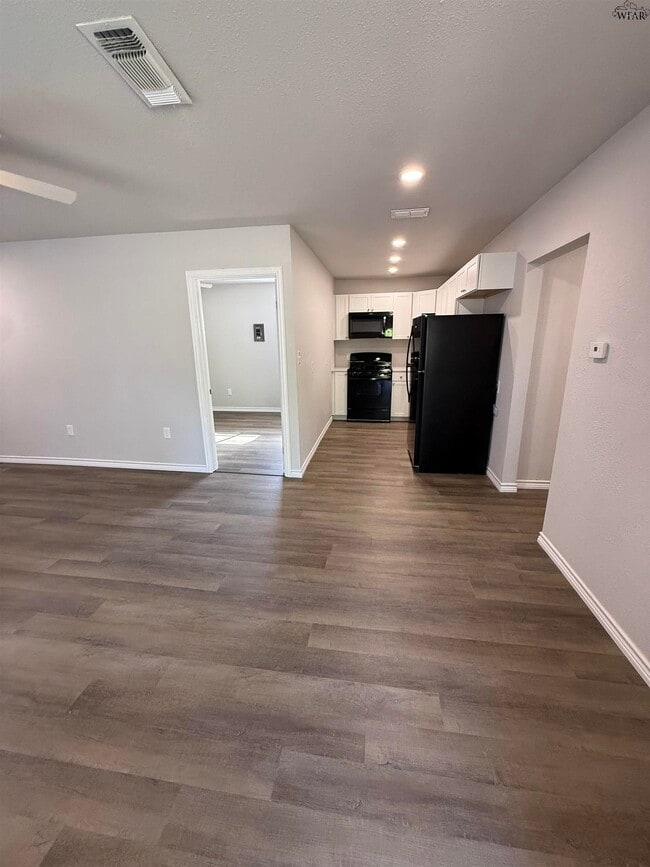 Photo - 1030 Wesley Dr