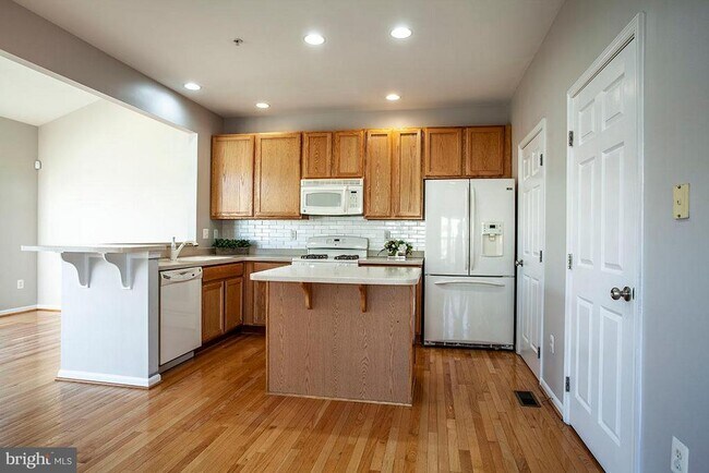 Photo - 1603 Durham Way