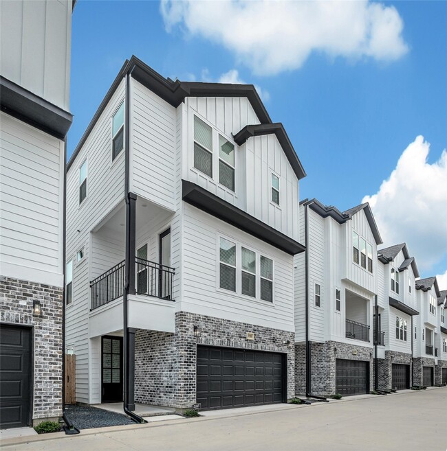 Building Photo - 717 Marcella St Unit F Rental