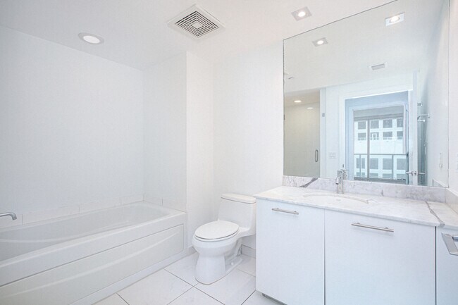 Photo - 500 Brickell Ave Unit 3604