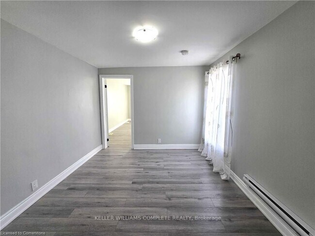 Photo - 300 Balmoral Av N Unité #4