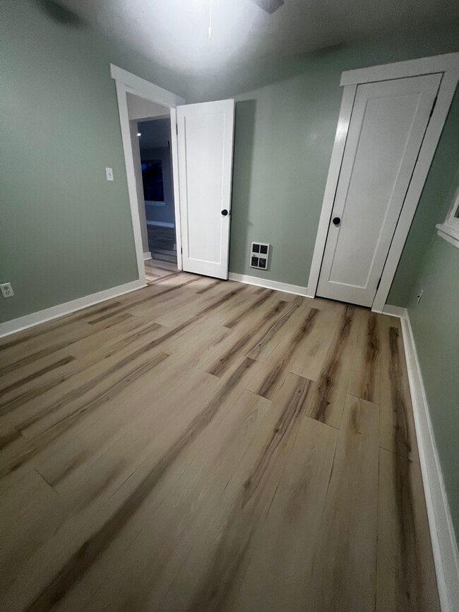 Photo - 4211 S Scott St