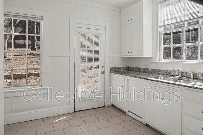 Photo - 1811 Fairfax Ave