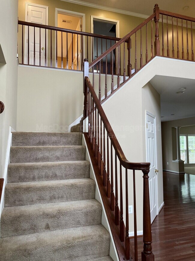 Photo - 121 Riggs Rd