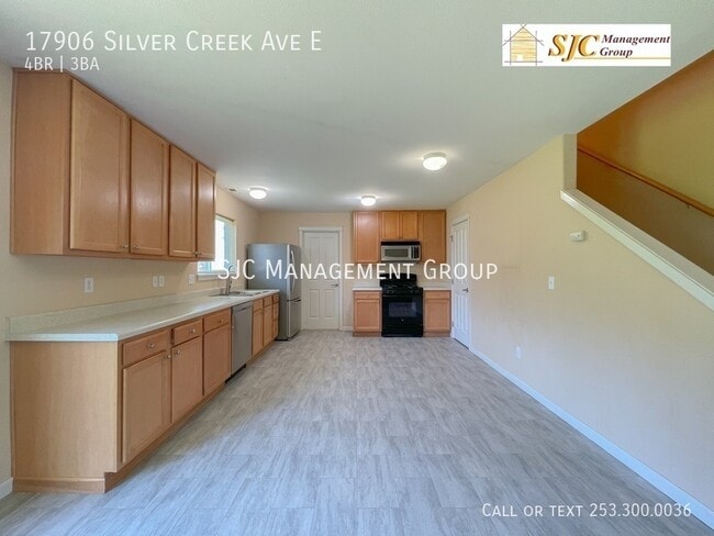 Photo - 17906 Silver Creek Ave E