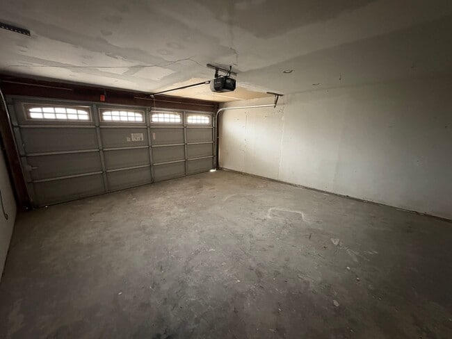 Photo - SE Tulare Home Near Shopping Center Rent Ready!