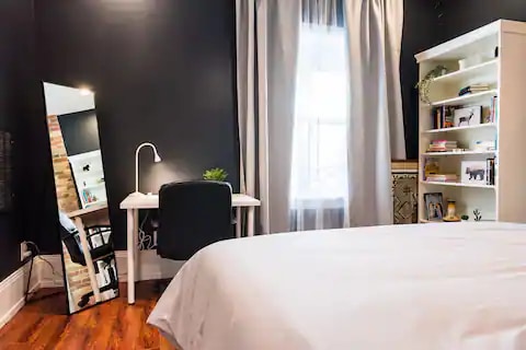 Photo - 777 Simpson Ave