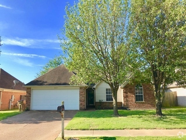 Building Photo - Now Leasing A 3 Bedroom 2 Bath Home In Cor...