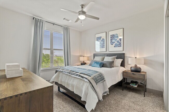 Photo - Axis Marketplace