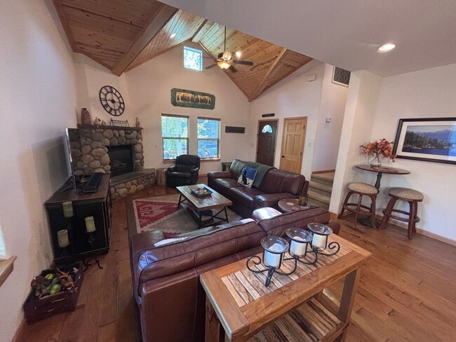 Building Photo - Truckee Ski Lease Available Rental