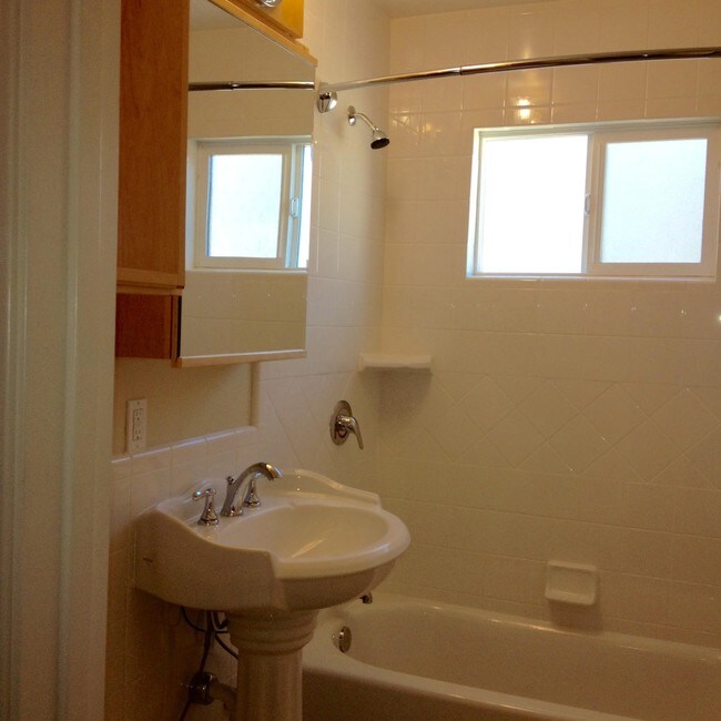 Photo - 1807 Bradford Way