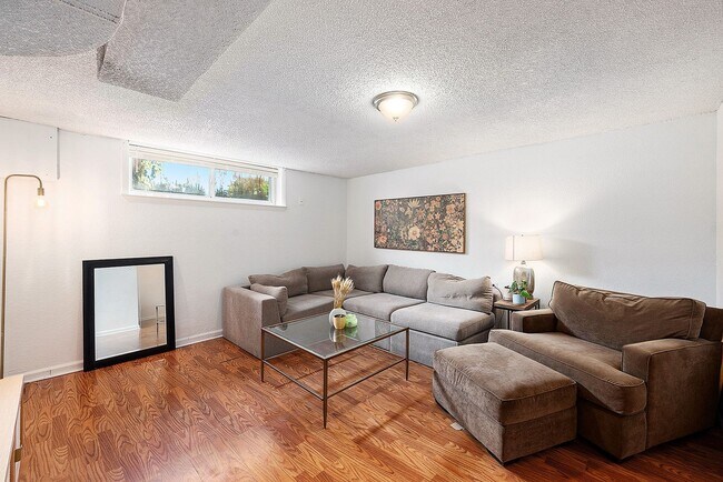 Photo - 2 Bedroom, 1 Bath Garden Level Unit in Park Hill Unidad #3247 B