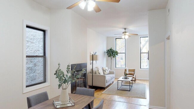 Photo - 1545 N Wood St