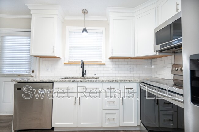 Photo - 415 Parkdale Dr Condo Unit 18C