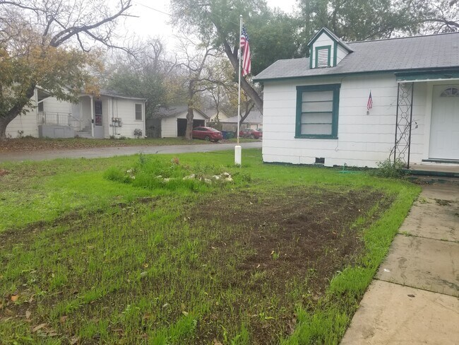 Photo - 2302 Edison Dr