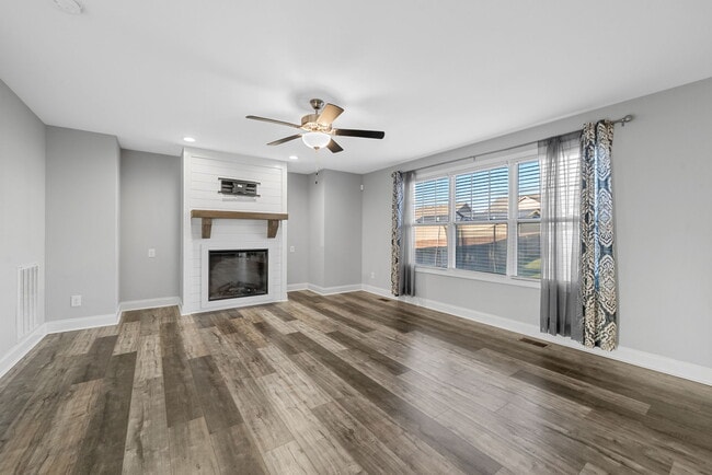 Photo - 1184 Elizabeth Ln