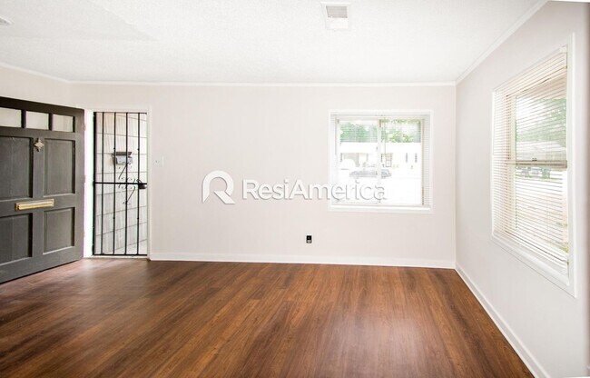 Photo - Newly Renovated 3/1 In 38111