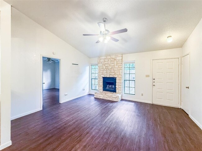 Photo - 2014 Alex Ave
