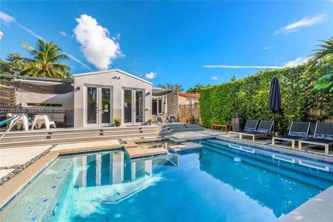 Photo - 738 NE 72nd Terrace