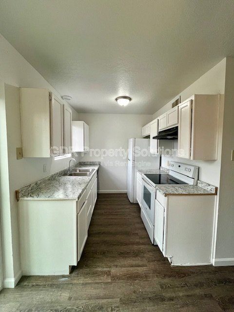 Building Photo - 420 Tennessee St NE Unit A