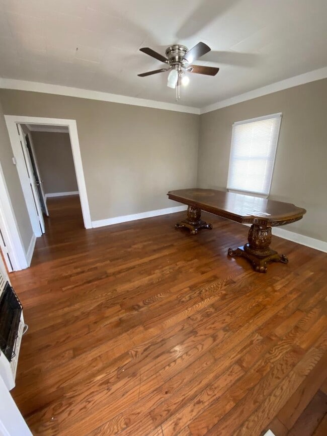 Photo - 609 N Selvidge St