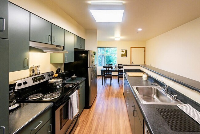 Kitchen - Radford Court