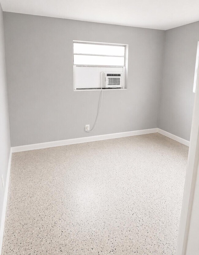 Photo - 413 N Sapodilla Ave Unit 1