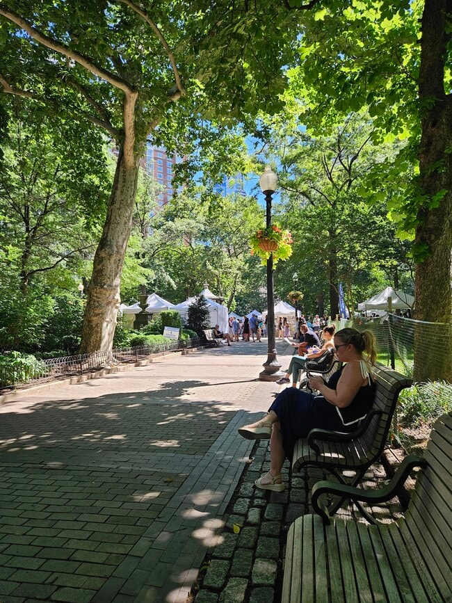 Rittenhouse Park - 1829 Spruce St