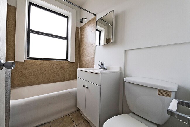 Photo - 808 W 76th St 7542-52 S Halsted Chicago, IL 60620