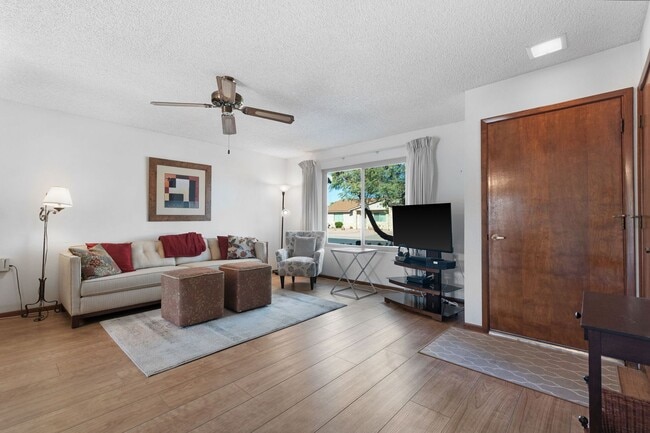 Photo - 821 Leisure World