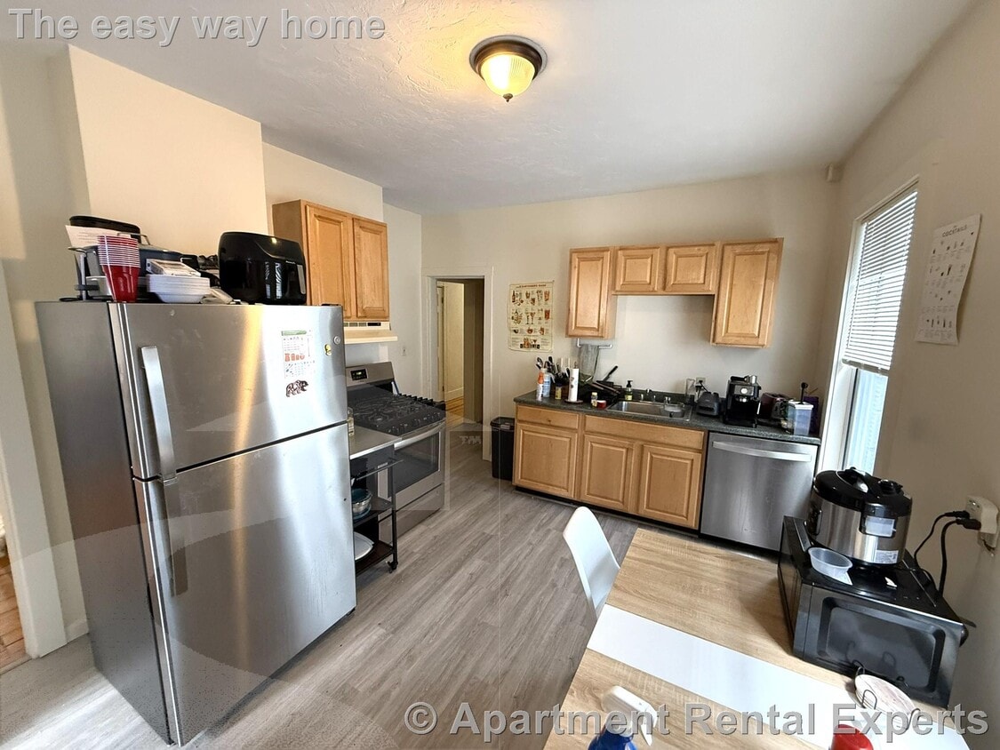 Photo - 61 Webster Ave