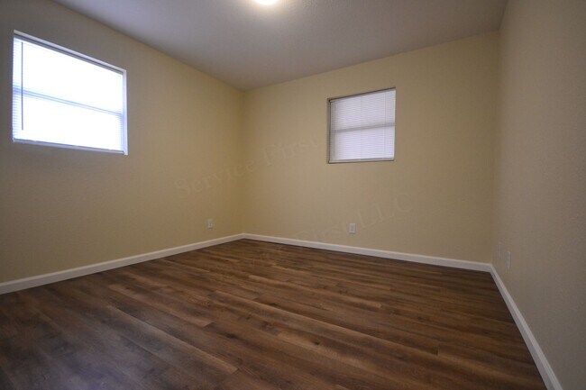 Photo - Pike Apartments Unit C