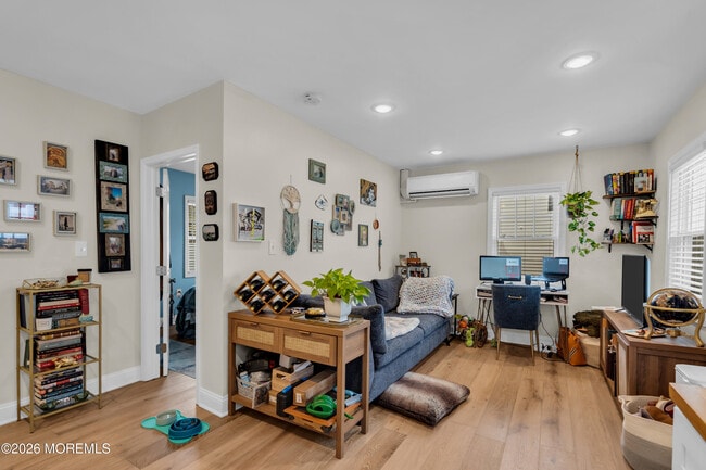 Photo - 1215 Lister St Unit B