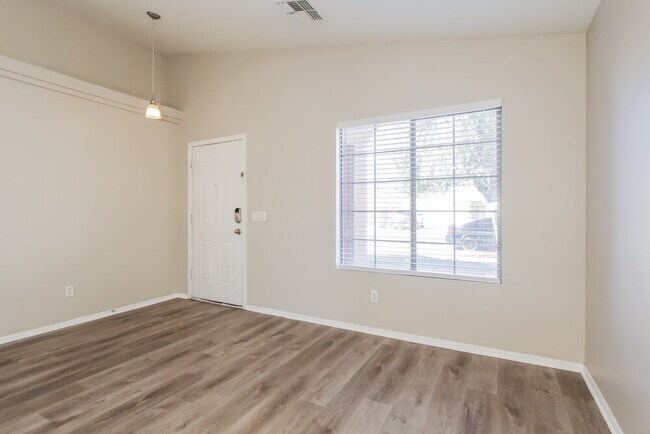 Photo - 16015 W Sierra St