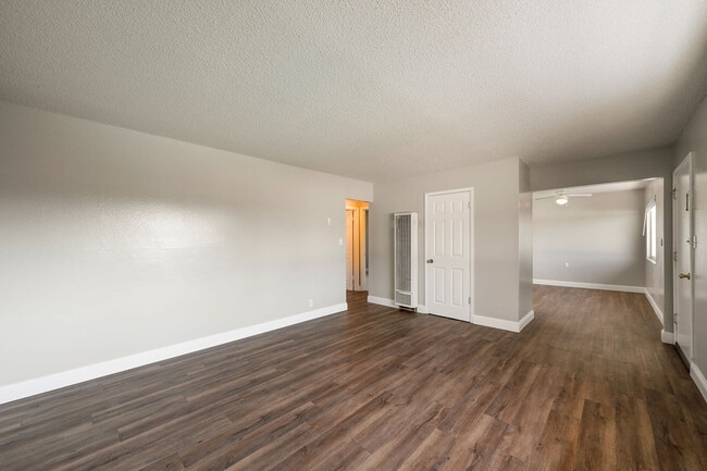 Photo - Garden Court Apartments