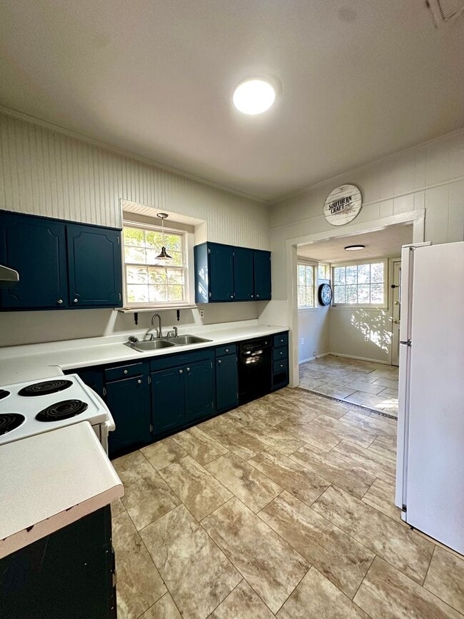 Photo - JANUARY MOVE IN SPECIAL!!!  1/2 OFF 1st Month's Rent