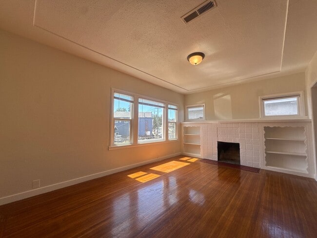 Photo - 5440 Trask St